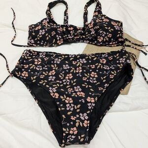 BNWT / Berlook / US 22 / Pleated Plus Size Bikini Set